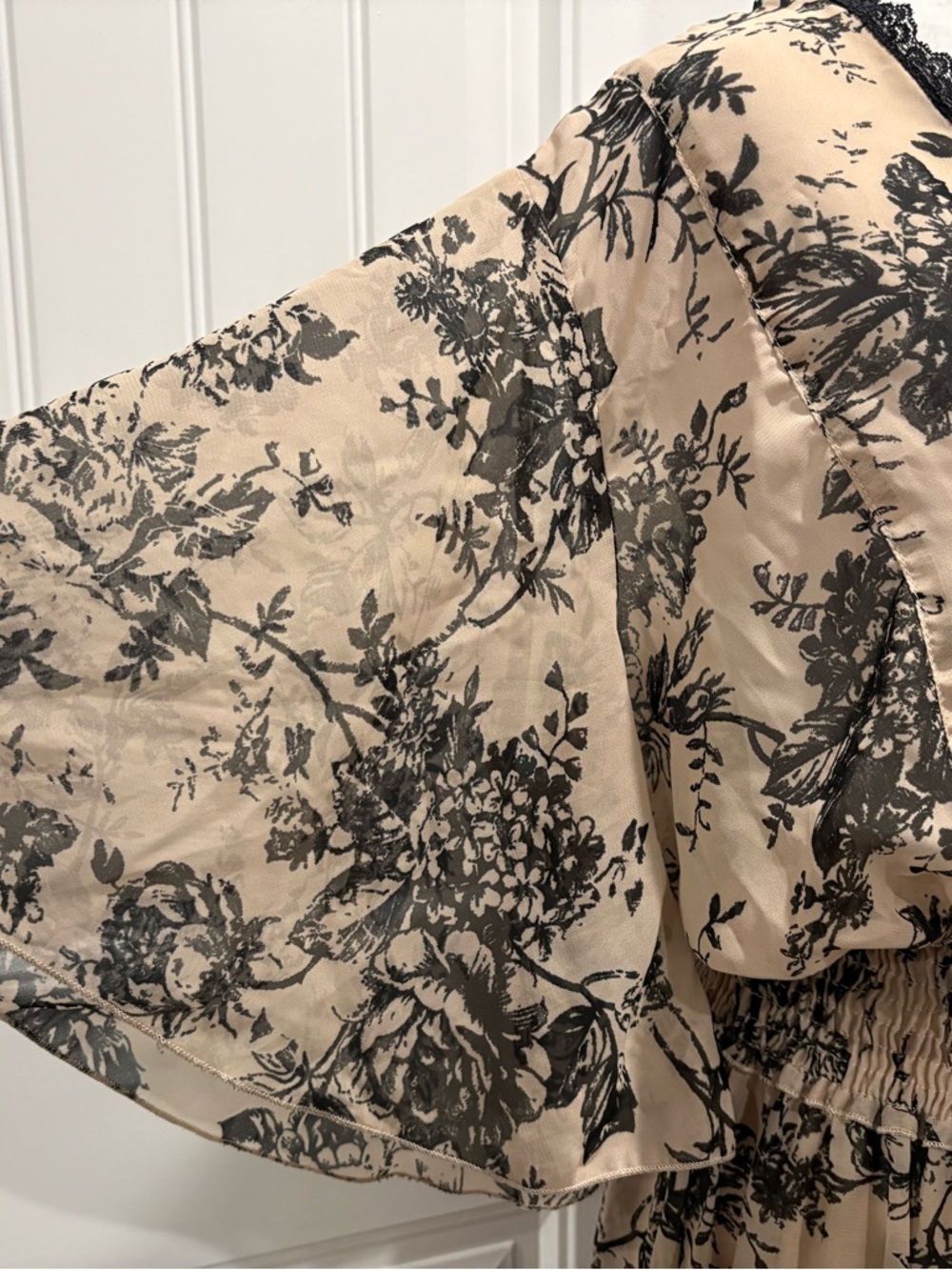 Kate and Lily Beige and Black Floral Maxi Dress with Smocked Waist Size 16W - Picture 7 of 14
